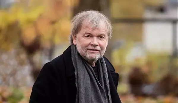 آشنایی با یوستین گردر، نویسنده کتاب دنیای صوفی