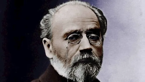 امیل زولا بنیان‌گذار رئالیسم ادبی در فرانسه
