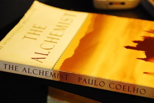 کتاب‌ هایی که زندگی شما را زیر و رو می‌کنند